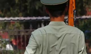 升旗时护卫队从天安门出来的那个洞叫什么,哪儿是午门 天安门国旗护卫队