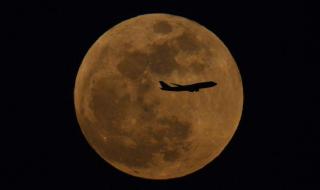 北京中秋几点月亮升起 北京金色大月亮刷屏